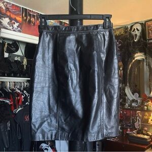 B.B Dakota Vintage Real Leather Skirt
 w/ Zipper